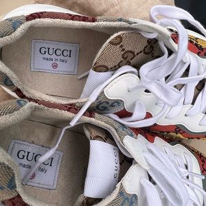 Sz. 39 (9 US)
Never worn, Brand New
$650 OBO